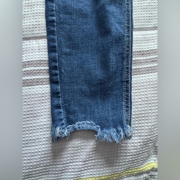 Women’s Rockstar Super Skinny High Rise Old Navy Jeans - Picture 5 of 6